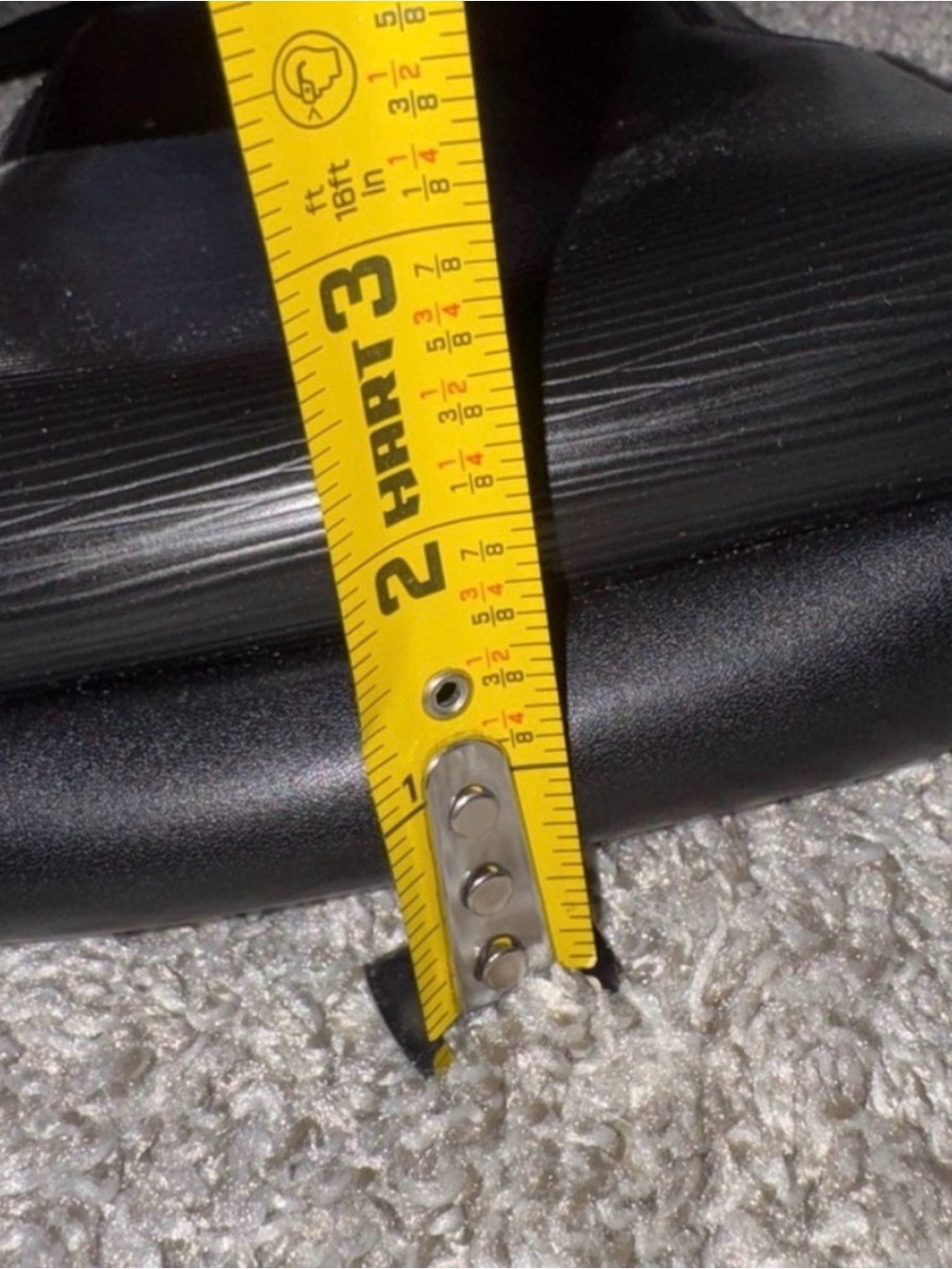 Maverick & Co. Noah Classic Sling Bag. - Picture 9 of 9